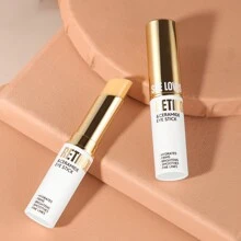 SHE LOVES El Stick Para Ojos Cuenta Con Retinol Y Niacinamida Anti-envejecimiento Para Combatir Las Señales De Envejecimiento Alrededor Del Área Delicada De Los Ojos. Con El Uso Continuo, Este Stick Para Ojos Múltiples Tareas, Anti-envejecimiento Y Reafirmante Ayuda A Mejorar La Apariencia De Líneas Finas Y Arrugas, Revelar Una Piel Más Firme Y Darle Brillo A Los Ojos Cansados Con Apariencia Fresca.
