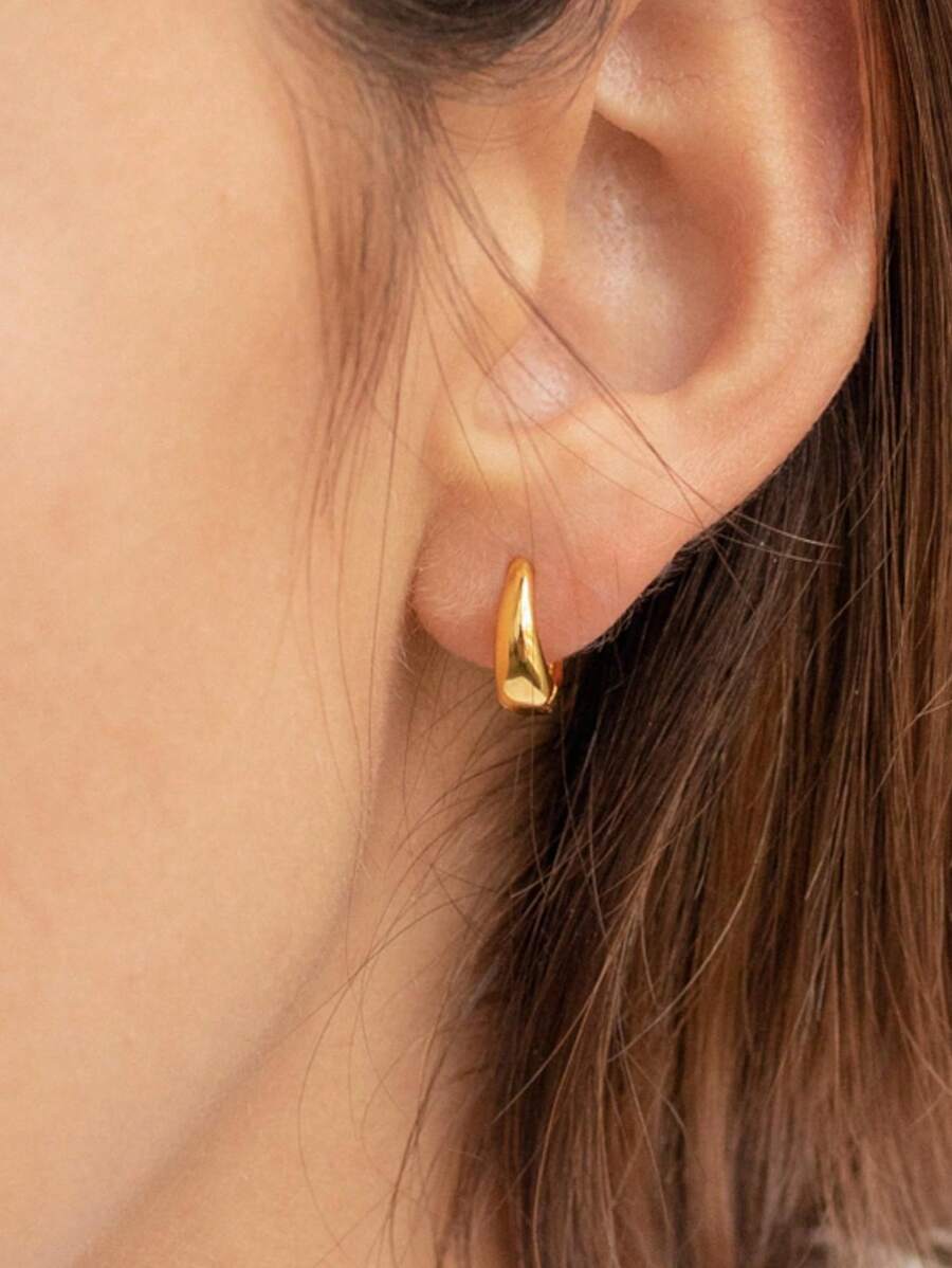 1 Pair 18K Gold Plated S925 Sterling Silver Thick Small Huggie Hoop Earrings for Women Girls, Chunky Gold Hoop Earrings for Party Daily Birthday, Hypoallergenic Copper Lightweight Jewelry Gift for Friends