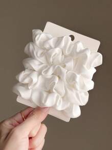 5个装缎面发圈，柔软舒适，适合扎马尾辫，复古百搭，既可作为礼物，也可日常佩戴，休闲发饰，头饰