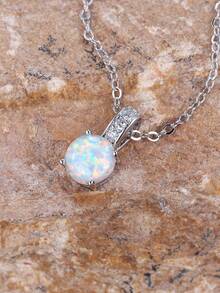 1入組時尚圓形白色蛋白石爪鑲嵌方晶鋯石裝飾吊墜項鍊適合女士,為妻子和女兒 - 銀色 - 查看 2