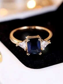1 件簡單獨特的立方氧化鋯鑲嵌矩形和三角形優雅戒指,適合節日佩戴和送禮