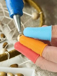 3pcs/Set Silicone Finger Protector, Finger Sleeves, Finger Tips For Piano Guitar Typing Etc. - Red - View 4