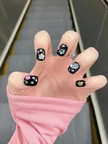 24pcs Short Black Oval-shaped False Nails With Star & Rhinestone Decoration For Casual And Cute Manicure Diy, Suitable For Pressing Nails In Parties, Dancing, Or Daily Wearing - Black - View 1