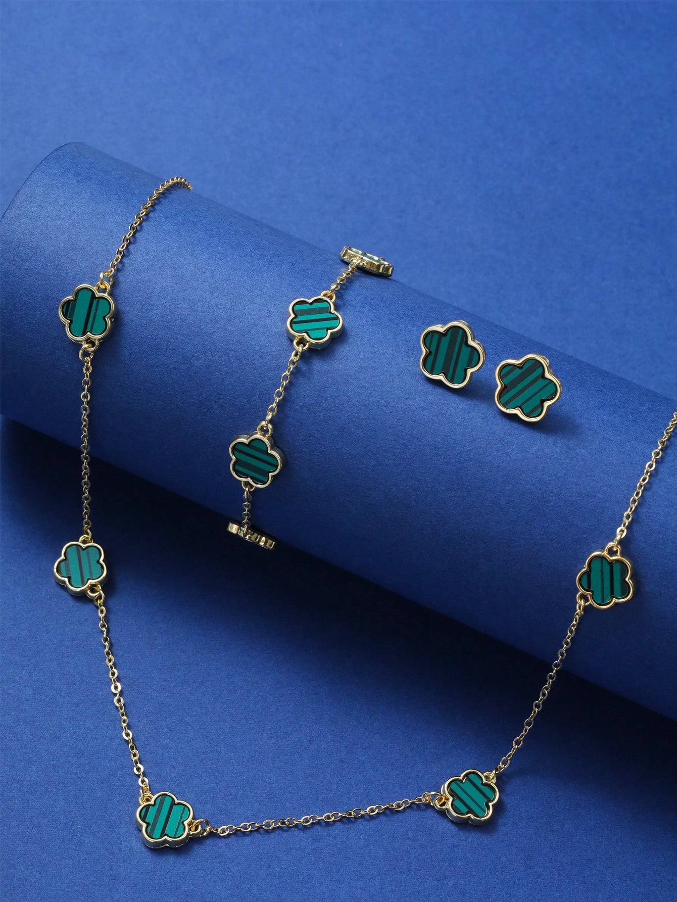 French chic jewelry set