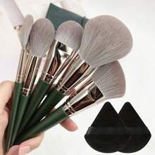 14支化妆刷套装 + 2个黑色粉扑，柔软蓬松，适用于眼影、粉底、腮红等，打造完美妆容。这款化妆刷套装包含多个化妆刷，是化妆新手和专业化妆师的理想之选。套装包含各种化妆刷，是化妆工具、化妆刷套装、化妆刷套装、完整化妆套装、化妆刷套装、化妆礼盒套装等。 - 墨綠色 - 查看 2