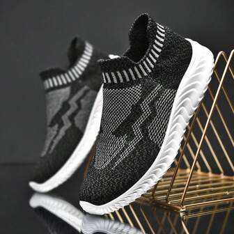 Breathable Plus Size Fabric Women's Sock Shoes, Round Toe Slip-on Outdoor Casual Sports Sneakers, Lightweight, Comfortable, Shock-absorbing And Easy To Wear, Black Running Shoes