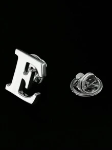 1個簡約時尚的男士字母造型胸針