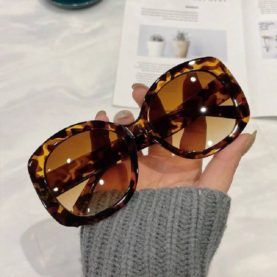 1 Pair New Fashion Glasses, Women's European And American Style Oversized Black Outdoor Sports Fashion Glasses - Brown - View 1