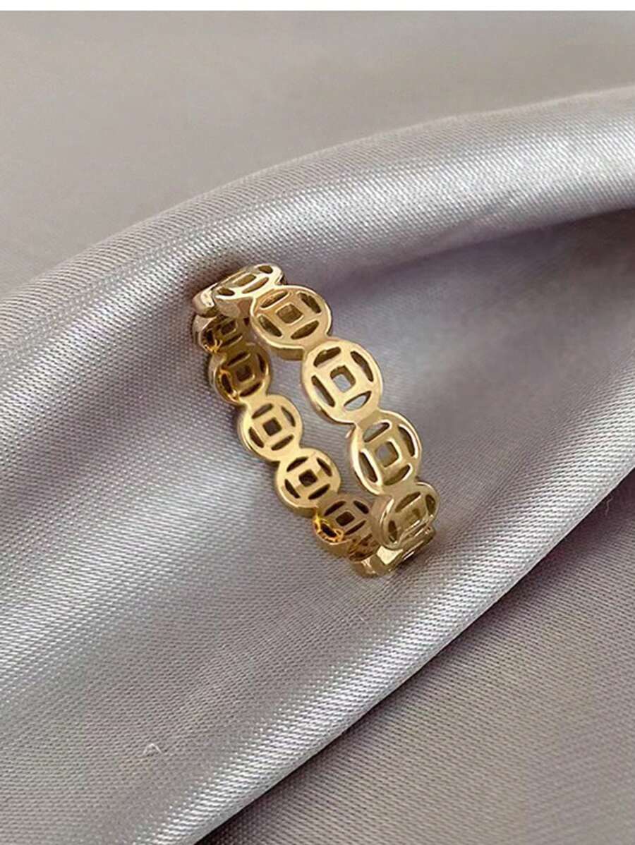 Fashionable And Creative Hollow Out Design Ring For Women Suitable For Daily And Festival Wear