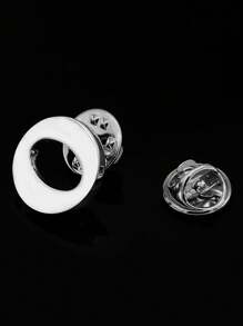 1個簡約時尚的男士字母造型胸針