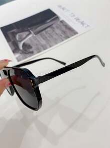 1pc Women's Korean Style Retro Fashion Glasses, Black Frame With Blue Lenses Shades Beach Accessories - Black - View 4