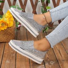 女性粗一腳蹬帶金屬亮絲&水鑽,方便穿戴和休閒風格