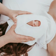 1/2/5 pièces Serviettes faciales en forme de U, design fendu, serviette d'esthéticienne douce, gant de toilette en polaire de corail pour les salons de beauté, les soins de la peau et les centres de spa. Serviettes faciales en forme de U, design fendu, serviette d'esthéticienne douce, gant de toilette en polaire de corail pour les salons de beauté, les soins de la peau et les centres de spa. Retour à l'école pour le salon de beauté, la salle de bain à la maison