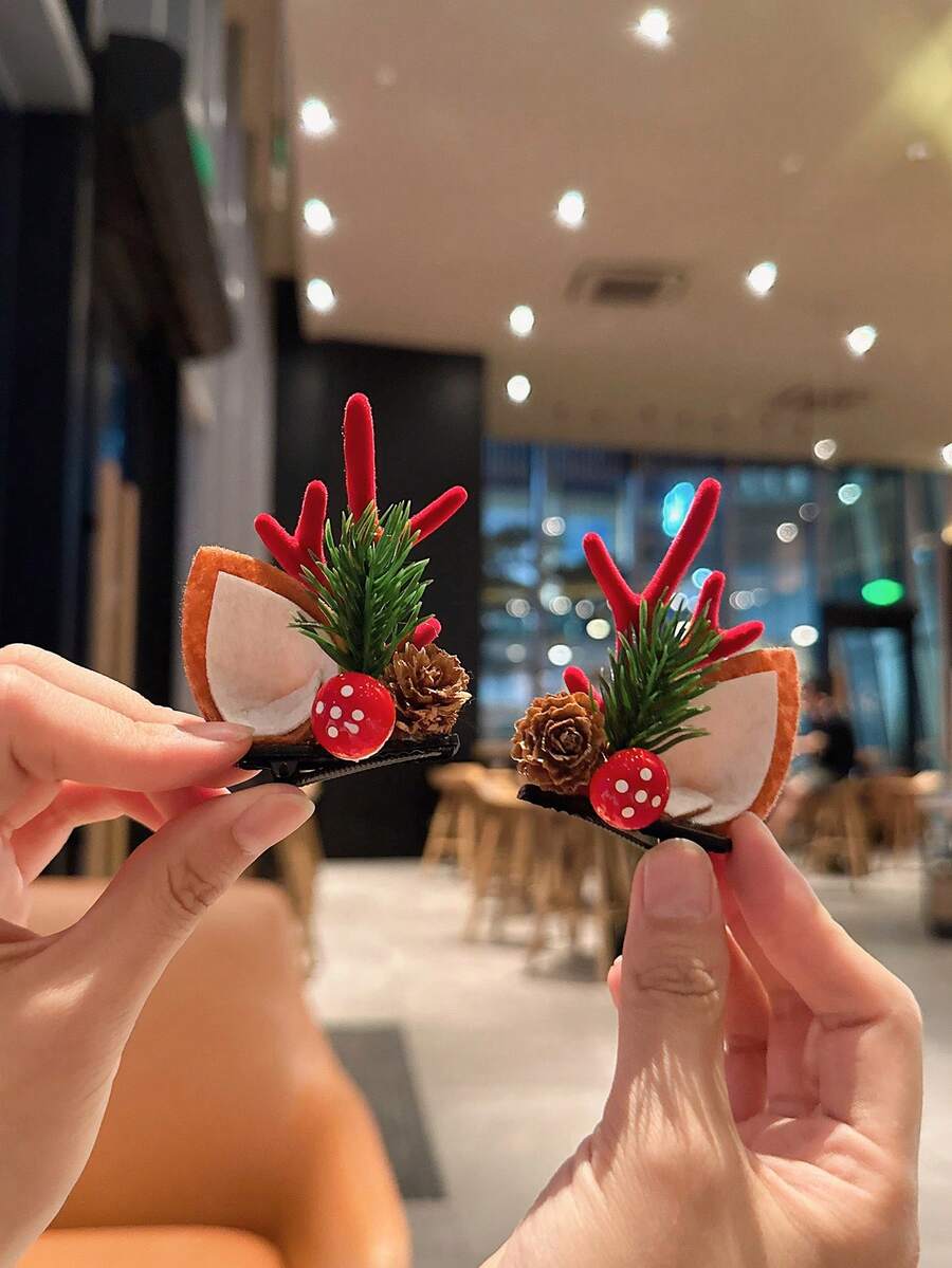 1 pereche de agrafe de păr roșu cu con de pin de Crăciun și corn de cerb, caciulă pentru petrecerea de vacanță de Crăciun, accesorii de păr cu coarne de ren drăguțe