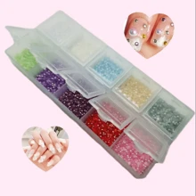 塑膠盒2mm素色珠子,10格適用於DIY製作項鍊,手鍊,耳環,和美甲點綴