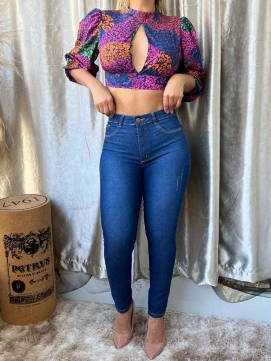 Calça Jeans Feminina Skinny Com Leves Puídos