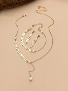 1 套包括 1 条珍珠吊坠项链、1 条手链、1 对耳环（无礼品盒）