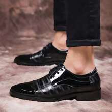 全新商务休闲鞋 男士漆皮尖头系带正装牛津鞋