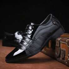 全新商务休闲鞋 男士漆皮尖头系带正装牛津鞋
