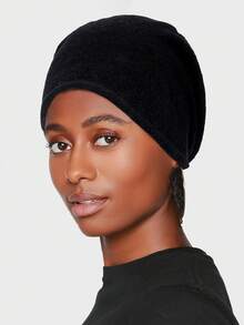 女士針織羊毛頭巾帽套裝,配有保暖耳暖帶,為秋冬季節準備的黑色款式