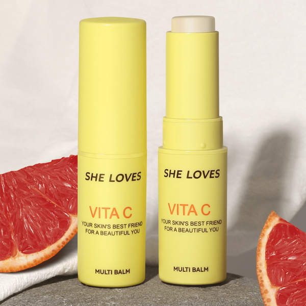 SHE LOVES Barra De Bálsamo Hidratante Y Iluminadora De Vitamina C Para Cara, Cuello Y Labios | Tratamiento Para Ojeras | Hidratación De La Piel De Vidrio | Antioxidante, Ilumina, Hidrata Y Restaura