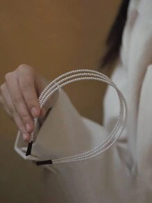 1 Piece White Three Rows Of Faux Pearl Beads Fashion Retro Versatile Hair Hoop Bridal Wedding Hair Accessories Elegant Tiaras. Valentine's Day Accessories - White - View 2