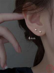 Un Ensemble De 6 Paires De Boucles D'oreilles À Crampons En Boule (diamètre 3mm, 4mm, 5mm) Avec Boîte Cadeau, Adapté Pour Le Style Simple Et À La Mode, Les Rencontres, Les Vacances, Les Mariages, Les Fêtes, Les Voyages, Les Trajets Quotidiens, Style Polyvalent. Idéal Pour Offrir À Des Amies, Mères, Enseignantes, Meilleures Amies Et Camarades De Classe Sur Une Plage D'été.