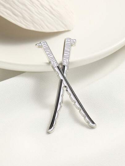 1 قطعة بروش معدني بتصميم سيف ذو حدين مبتكر كرتوني، شارة بطابع الرسوم المتحركة، دبوس إكسسوار للملابس/الحقيبة/القبعة متعدد الوظائف للجنسين، هدية للطلاب