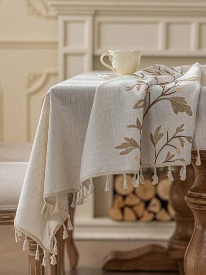 1件咖啡色刺绣叶子花朵图案长方形桌布，餐桌罩，米色流苏装饰，可水洗，适用于圆桌、咖啡桌、橱柜罩，乡村家居装饰，聚会、晚餐、节日、派对、露营、野餐、户外活动，四季皆宜。