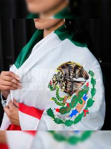 Kit de Bandera Mexicana 150x90cm + Gis Tricolor Noche Viva México Noche Patria - tricolor - Ver 3
