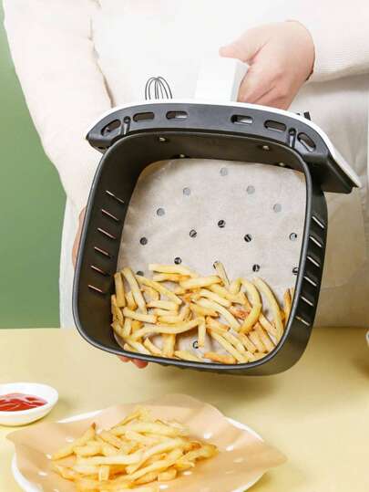 50 pezzi Carta oleata per friggitrice ad aria monouso 6,5 pollici (circa 17cm) / 7,5 pollici (circa 19cm), con perforazioni avanzate, adatta per friggitrici ad aria, cuocipasta e pentole, non brucia, facile da pulire, disponibile in due taglie (marrone) Carta per friggitrice ad aria Air Fryer Liners Carta per friggitrice ad aria Airfryer