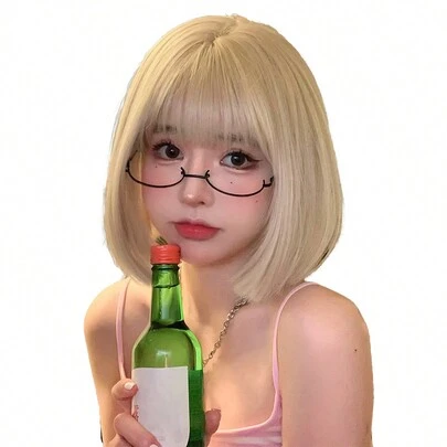 alicegarden Tóc giả ngắn kiểu bob dài 30cm, chất liệu tổng hợp, kiểu tóc thẳng tự nhiên, màu vàng óng ánh. Được thiết kế với phần mái, tóc giả này được làm từ sợi chịu nhiệt để đảm bảo độ bền. Sản phẩm hoàn hảo cho sử dụng hàng ngày, dự tiệc, nhập vai và các buổi tụ họp, mang lại vẻ ngoài tự nhiên và chân thực. Đây cũng là một món quà tuyệt vời dành cho phái nữ.