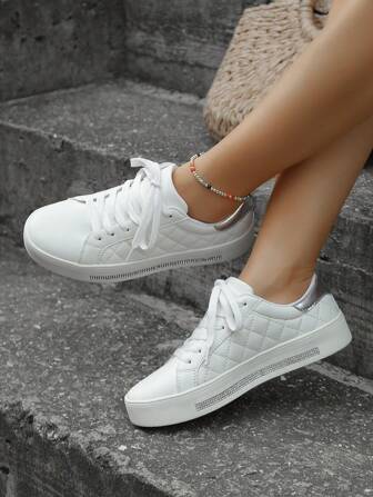 2023 New Arrival Fashionable White Flat Bottom Anti-slip Wear-resistant Outdoor Casual Shoes