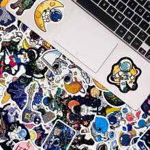 1 套 100 张全息宇航员贴纸和 100 张卡通月球和太空主题手提箱涂鸦贴花，笔记本电脑和 iPad 防水装饰贴花，返校 - 彩色 - 查看 3