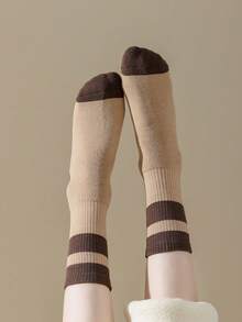 1pair Women's Thickened Thermal Lined Socks - Khaki - View 3