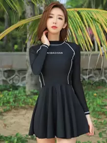 女運動連身泳衣,裙式設計,掛脖,適合度假和海灘 - 黑色 - 查看 1