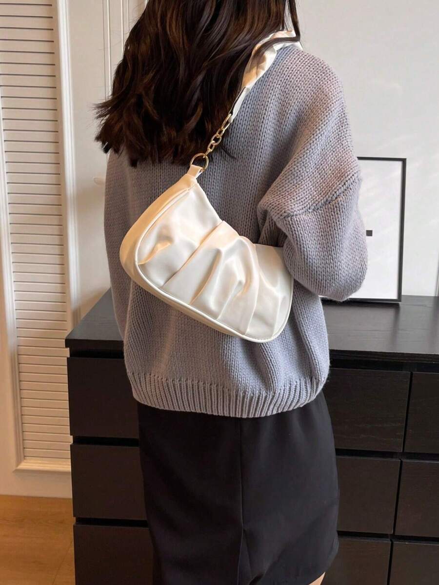 New Vintage Commuter Black Simple Pleated Cloud Shoulder Bag