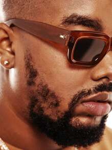 1副棕色镜框复古方形时尚眼镜，男士时尚铆钉街头朋克风眼镜，休闲度假時尚眼鏡，夏季户外时尚，适合夏季海滩度假、户外活动和旅行。 - 查看 1