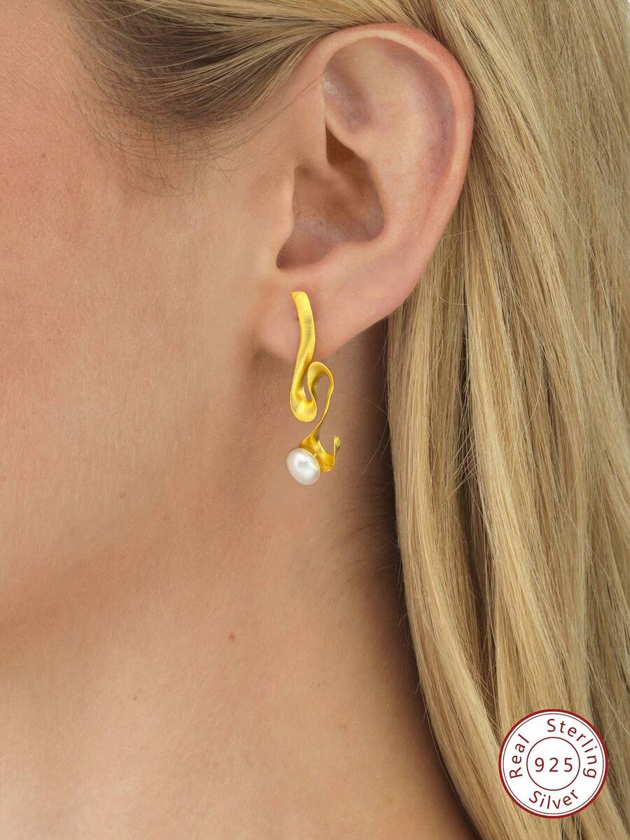 1 对精致仿珍珠波浪耳环，适合女士 S925 纯银母亲节情人节优雅迷人的精致女士珠宝礼物