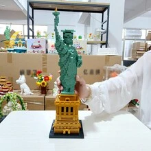Liberty Enlightened USA Statue Of Liberty Micro Mini Building Blocks Constructions For Adult Gift Creativity And History, In Bag Pacakge - Green - View 3