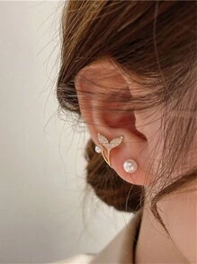 1對流行的鑲有鑽石和假珍珠的魚尾形耳環,多功能小耳釘女士耳環 - 金黃色 - 查看 4