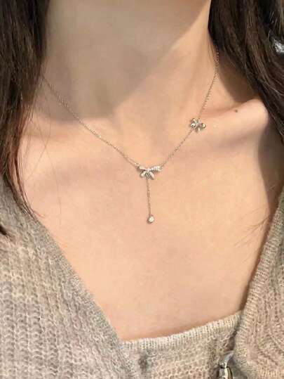 1 pièce Collier pendentif en forme de papillon élégant et unique avec décoration en strass et zircone pour femmes, adapté pour un usage quotidien