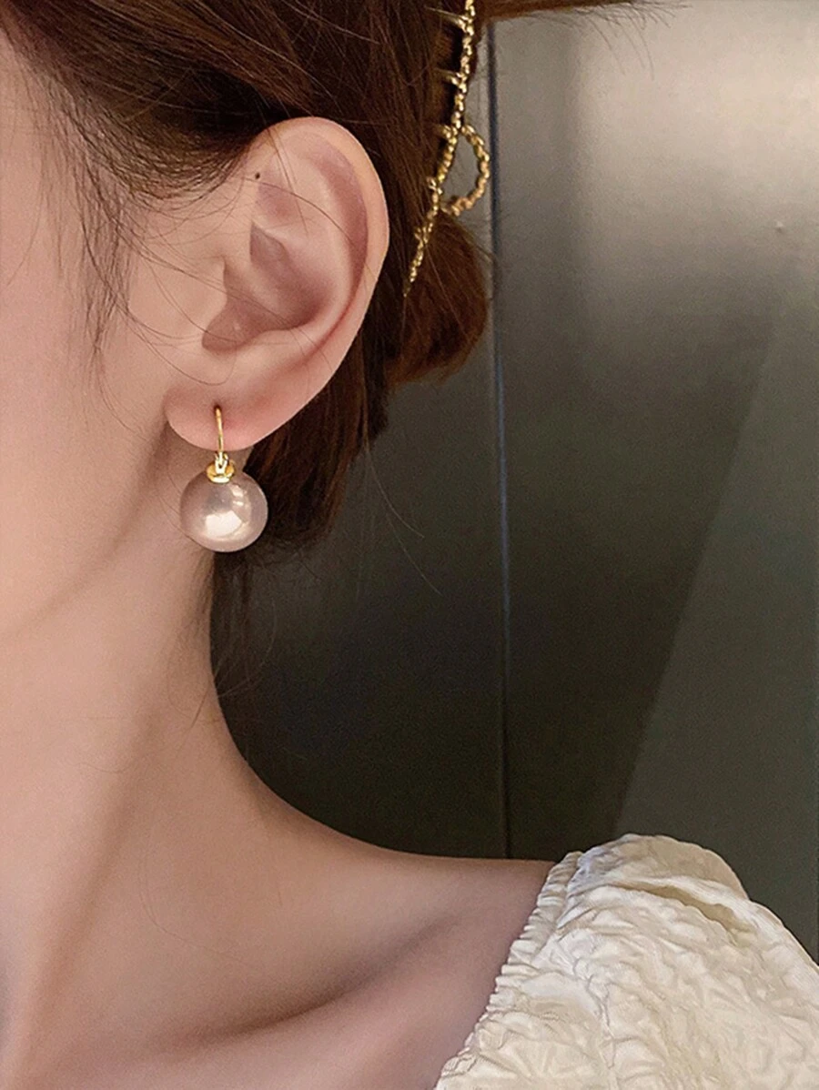 1對不鏽鋼韓國甜美精緻珍珠耳環，時尚簡約多用途設計，適用於日常上班通勤 - 香檳色 - 查看 1