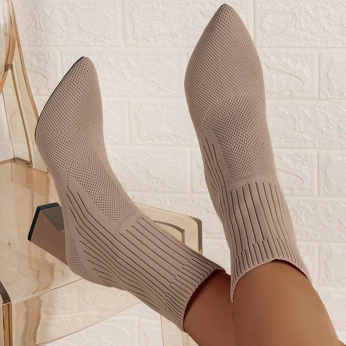Botas nuevas para mujer para el Oktoberfest 2023, que incluyen: Botas medianas color burdeos, Botas negras de moda, Botas de tacón grueso elegantes,