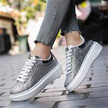 2023秋季女鞋,光澤厚底運動鞋 - 銀色 - 查看 3