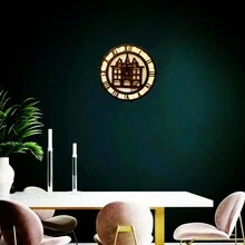 1入組30*30cm木質復古時鐘燈具,帶有led燈光效果,羅馬數字時鐘帶自粘鉤,採用光控+聲控晶片進行燈光控制,別墅閣樓結構造型,經過雷射雕刻的鐘面帶uv色調的復古木紋,適用於家居牆壁裝飾,採用機械時鐘運動,當天黑時且檢測到聲音時燈光會自動點亮,並於50秒後自動關閉,節能；時鐘運動使用1pc Aa電池,燈光電源使用2pc Aaa電池（不含電池）。 - 紅木色 - 查看 9