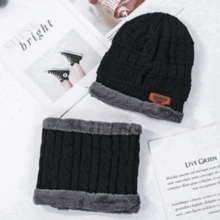 2 件装男士冬季针织帽和围巾套装，内有保暖衬里和厚纱绒球无檐小便帽 - 彩色 - 查看 3