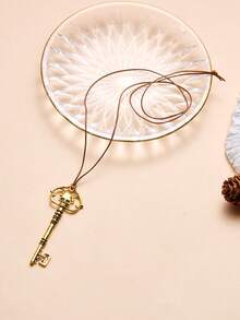 这款时尚百搭的复古骷髅钥匙吊坠，搭配男士长款项链和万圣节个性化嘻哈风格毛衣链，尽显个性魅力。 - 金黃色 - 查看 3