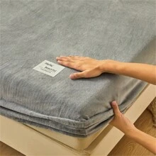 1 件純色法蘭絨加厚床單,秋冬溫暖床罩床墊保護套(不含枕套) - 淺灰色 - 查看 8
