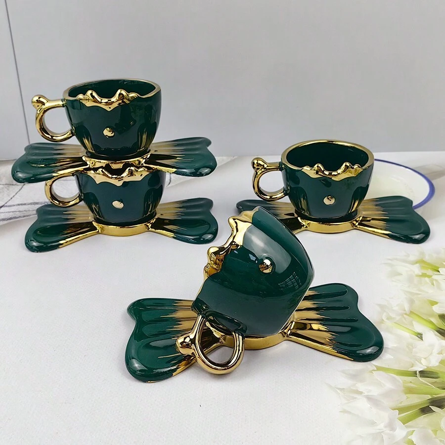 1 Conjunto Taza De Café Y Platillo De Cerámica Impresa Con Mariposas Con Diseño Hecho A Mano Y Revestimiento Dorado Electrolítico, Elegante Conjunto De Tazas De Té Y Café Con Capacidad Para 110ml En Color Verde Oscuro - Verde Oscuro - Ver 1